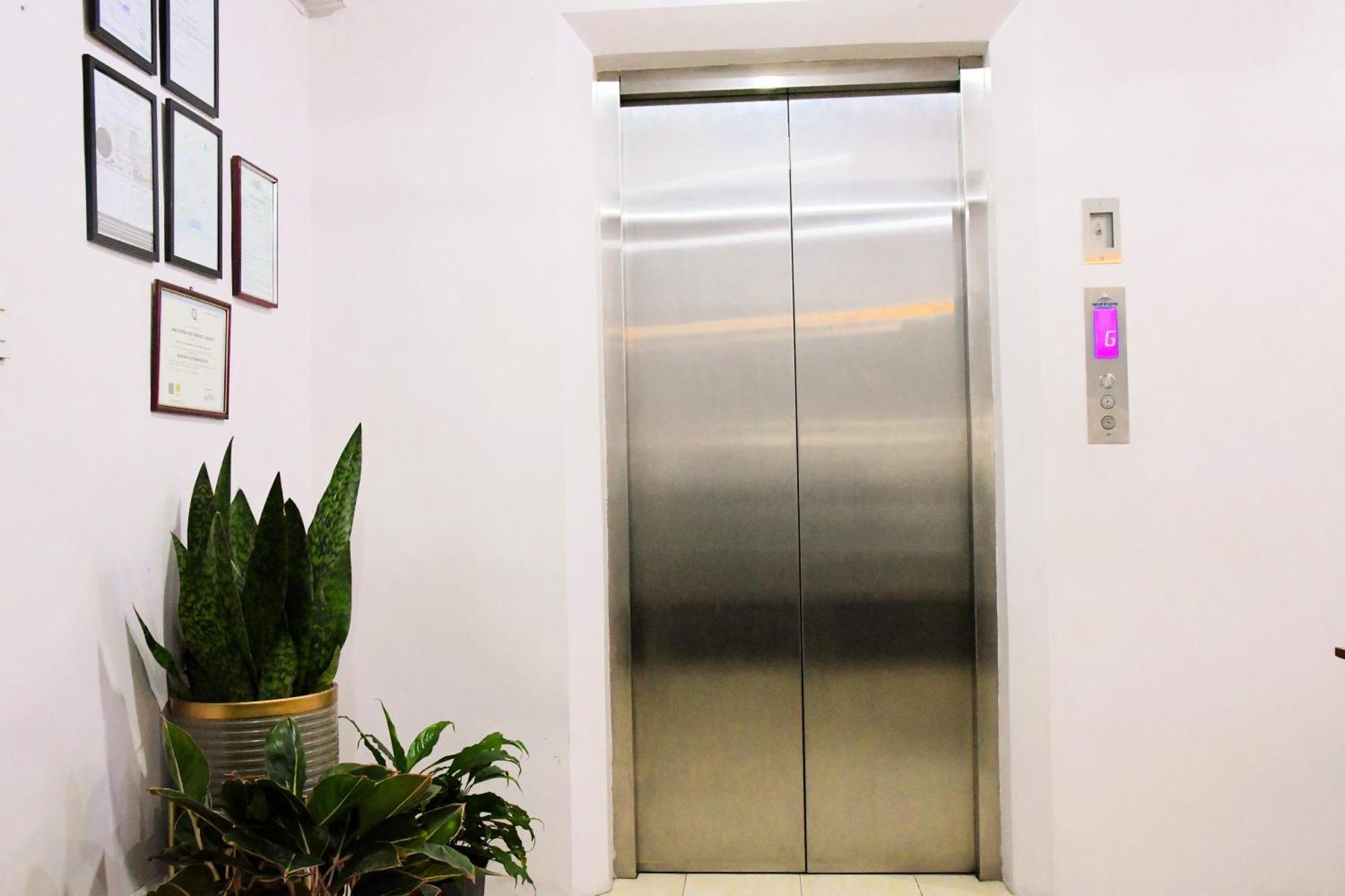 Arzo Hotel Makati Makati City Bagian luar foto