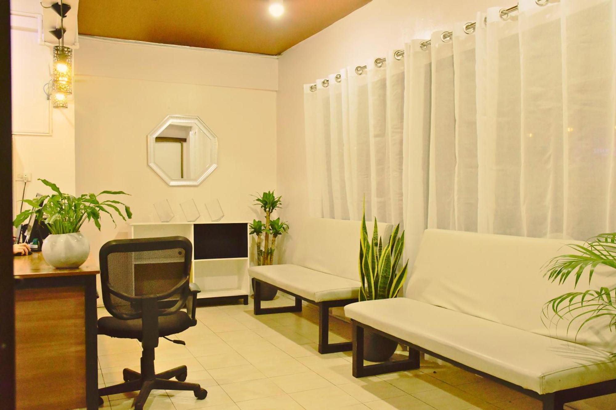 Arzo Hotel Makati Makati City Bagian luar foto