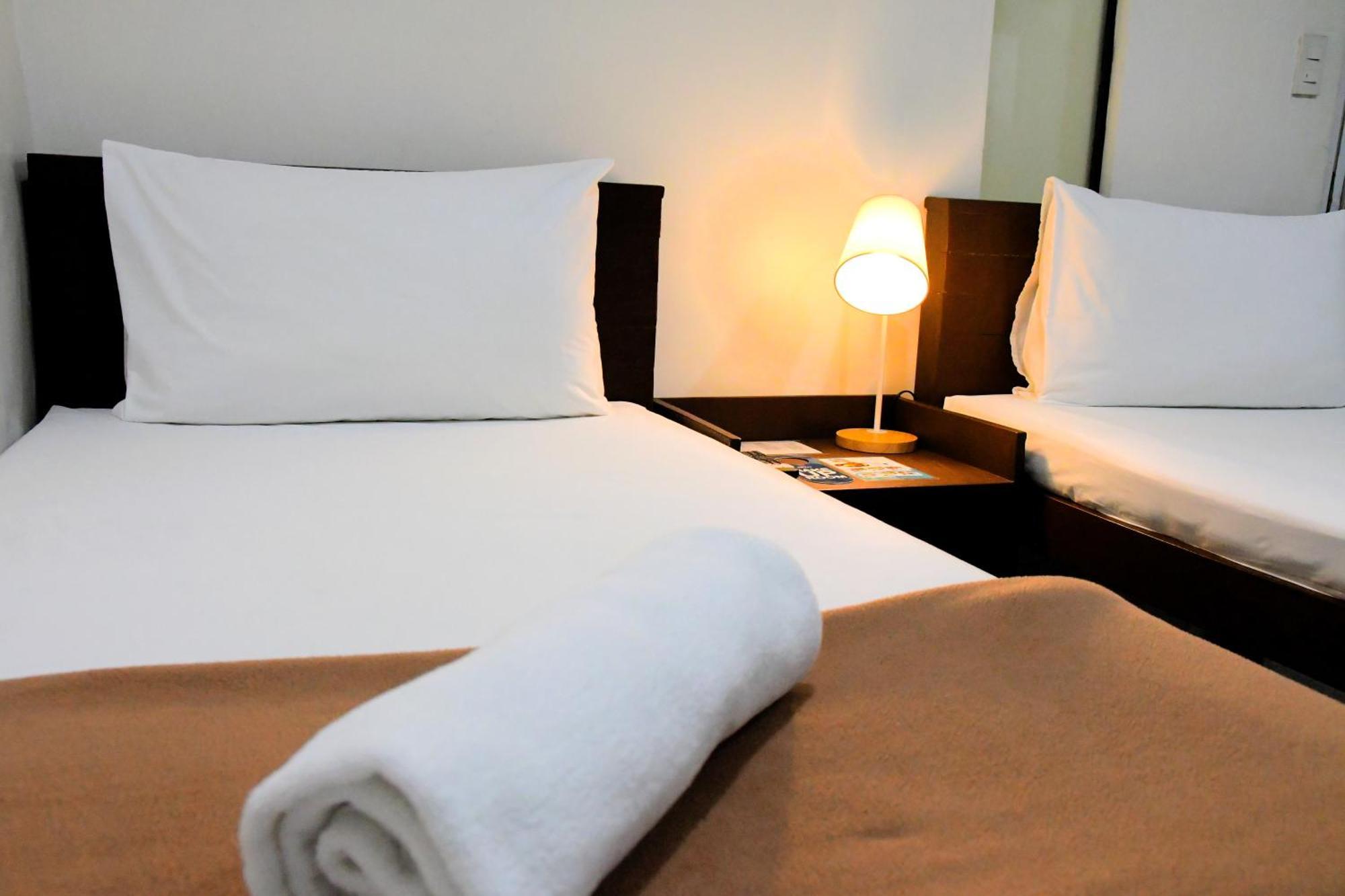 Arzo Hotel Makati Makati City Bagian luar foto