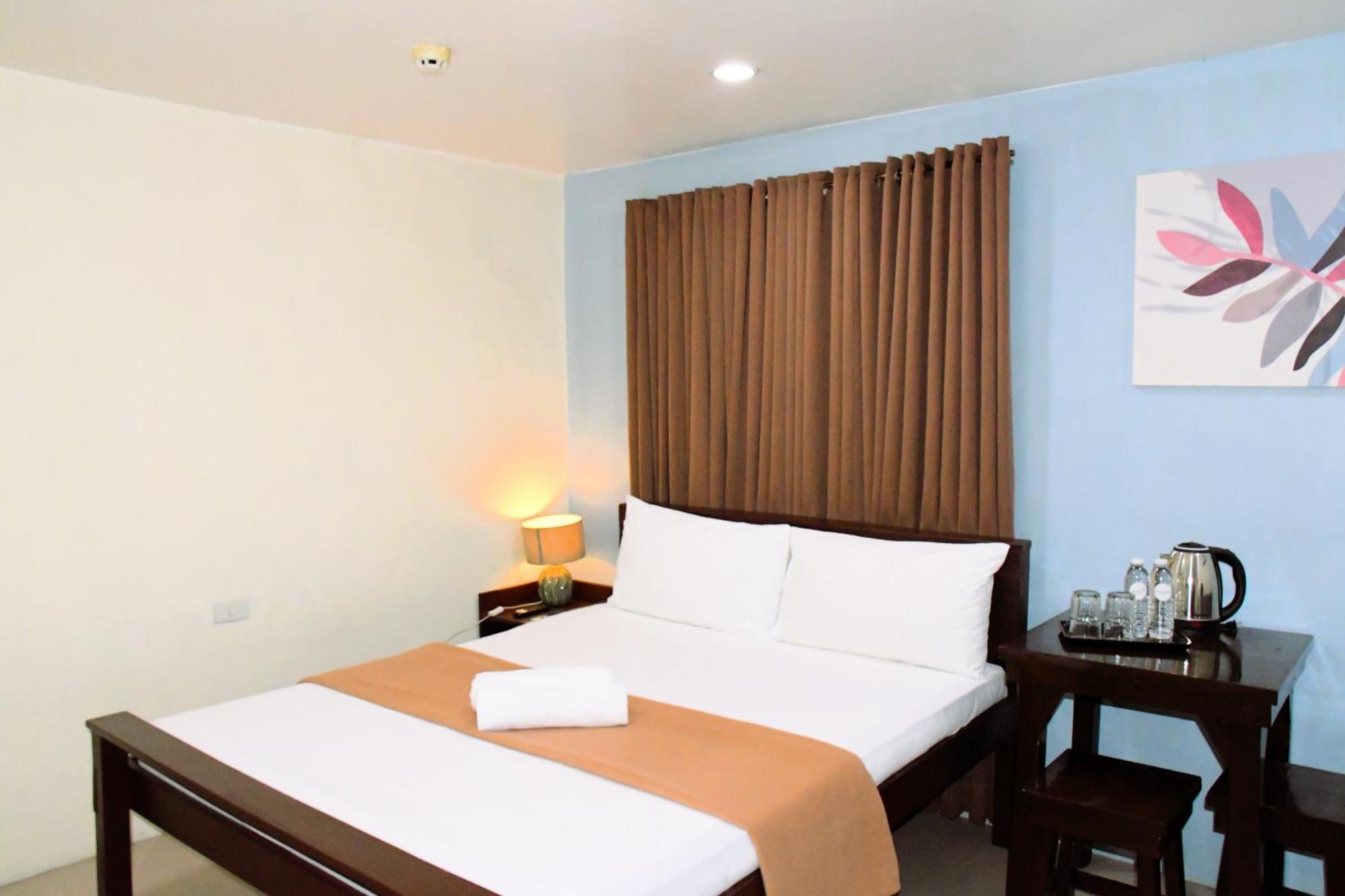 Arzo Hotel Makati Makati City Bagian luar foto